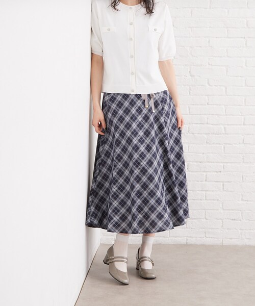 ESPERANZA(エスペランサ)の「Wストラップスクエアエナメルパンプス(パンプス・レディース・ブラック系1/ダークブラウン系1/アイボリー系1/ワイン系3・22.5cm/23.5cm/24.5cm/23.0cm/24.0cm)」の14枚目の写真