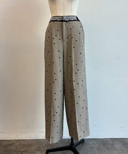 Jena espace merveilleux(ジェナ エスパスメルヴェイユ)の「フロッキードットパンツ(その他パンツ・レディース・ブラック/ベージュ・FREE)」の4枚目の写真