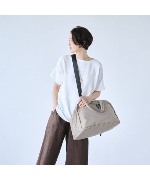 Belle Maison(ベルメゾン)の「旅先での整理整頓もラク!荷造り上手な「タテ拡張」ボストンバッグ(トートバッグ・レディース・グレイッシュベージュ/ブラック/ネイビー・-)」の18枚目の写真