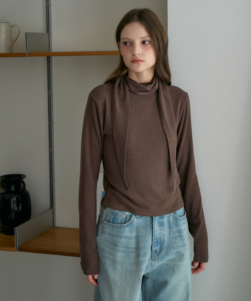 DEHEVE（デヘヴェ）の「Drape Scarf Long Sleeve [Brown]（Tシャツ/カットソー・レディース・ブラウン・OS）」の10枚目の写真