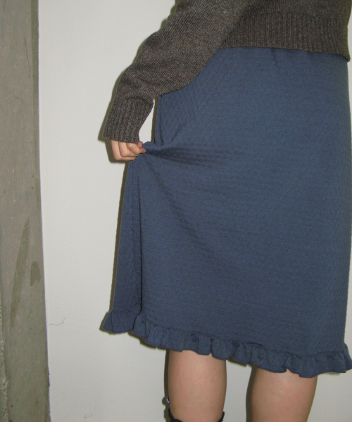 RONRON(ロンロン)の「EMBO FRILL MIDI SKIRT NAVY(スカート・レディース・その他・FREE)」の5枚目の写真