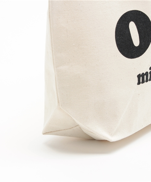 MILKFED.(ミルクフェド)の「MINI TOTE OUI WITH BADGE(ショルダーバッグ・レディース・ホワイト/ピンク/ブラック・ONE SIZE)」の7枚目の写真