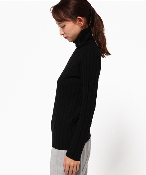 SLY（スライ）の「LANA WOOL TURTLE HG TOPS（ニット/セーター・レディース・サックスブルー/ワインレッド/イエロー系その他/トップグレー/ブラック/ピンク/オフホワイト・1/2）」の9枚目の写真