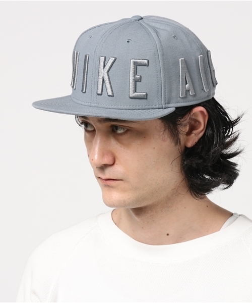 Nike ナイキ の Nike ナイキ U Nk Air True Cap Eos Blk ﾅｲｷ ｴｱ ﾄｩﾙｰ ｷｬｯﾌﾟ Blk 065cool Grey Black Cool Grey キャップ Wear