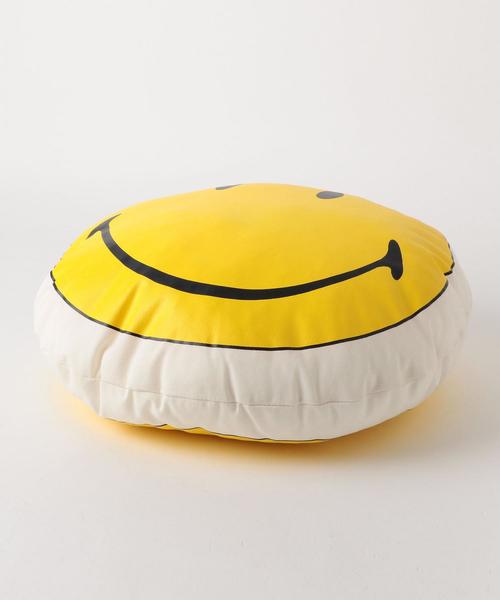 green label relaxing（グリーンレーベルリラクシング）の「LEE（リー） SMILEY クッション（クッション/クッション