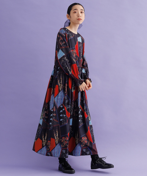 merlot plus（メルロープリュス）の「フローラルブランケット柄ウエストシャーリングワンピース7860（ワンピース・レディース・ブラック/ブラウン・FREE）」の6枚目の写真