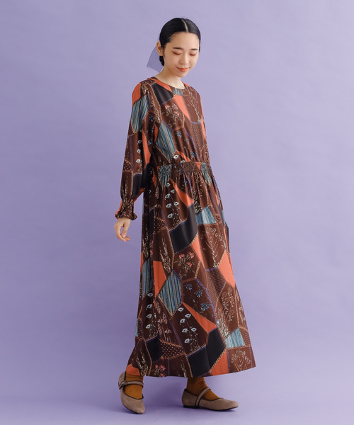 merlot plus（メルロープリュス）の「フローラルブランケット柄ウエストシャーリングワンピース7860（ワンピース・レディース・ブラック/ブラウン・FREE）」の9枚目の写真