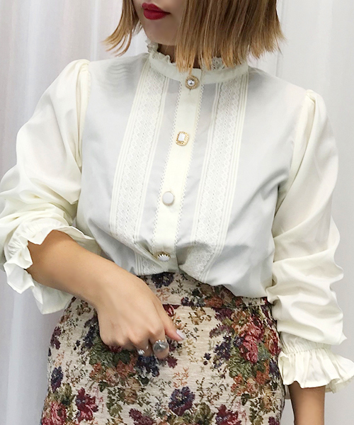 apres jour(アプレジュール)の「イロイロボタンスタンドレースブラウス【ZOZOTOWN限定アイテム】(シャツ/ブラウス・レディース・ブラック/オフホワイト/ラベンダー・フリー)」の7枚目の写真