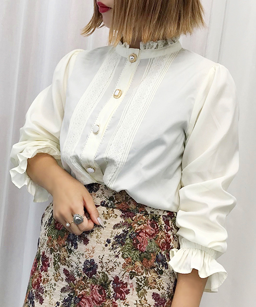 apres jour(アプレジュール)の「イロイロボタンスタンドレースブラウス【ZOZOTOWN限定アイテム】(シャツ/ブラウス・レディース・ブラック/オフホワイト/ラベンダー・フリー)」の8枚目の写真