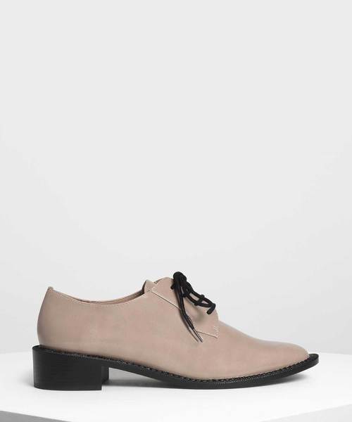 CHARLES & KEITH(チャールズ & キース)の「クラシックダービーシューズ / Classic Derby Shoes(ローファー・レディース・ダークブルー/ライトベージュ・23cm/23.5cm/24.5cm/25cm/25.5cm)」の1枚目の写真