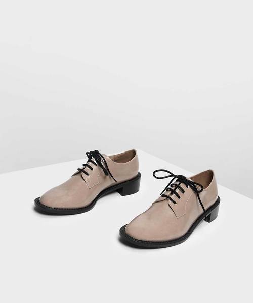 CHARLES & KEITH(チャールズ & キース)の「クラシックダービーシューズ / Classic Derby Shoes(ローファー・レディース・ダークブルー/ライトベージュ・23cm/23.5cm/24.5cm/25cm/25.5cm)」の4枚目の写真