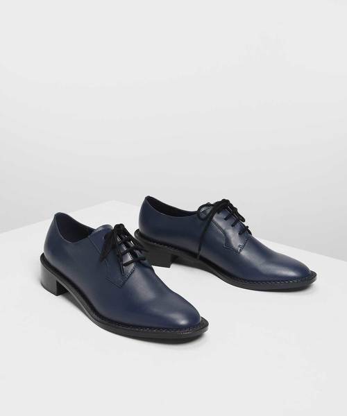 CHARLES & KEITH(チャールズ & キース)の「クラシックダービーシューズ / Classic Derby Shoes(ローファー・レディース・ダークブルー/ライトベージュ・23cm/23.5cm/24.5cm/25cm/25.5cm)」の10枚目の写真