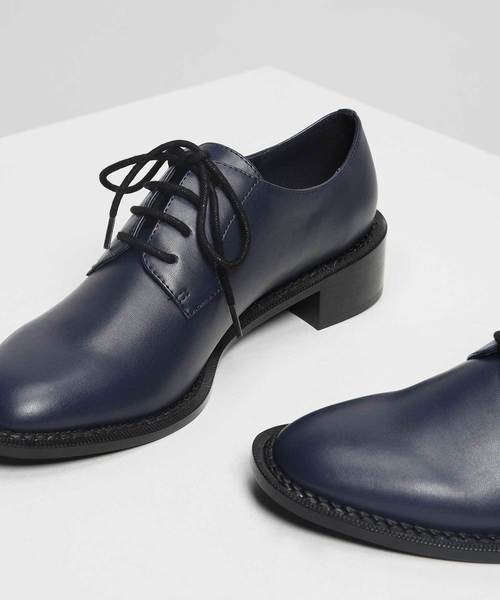 CHARLES & KEITH(チャールズ & キース)の「クラシックダービーシューズ / Classic Derby Shoes(ローファー・レディース・ダークブルー/ライトベージュ・23cm/23.5cm/24.5cm/25cm/25.5cm)」の12枚目の写真