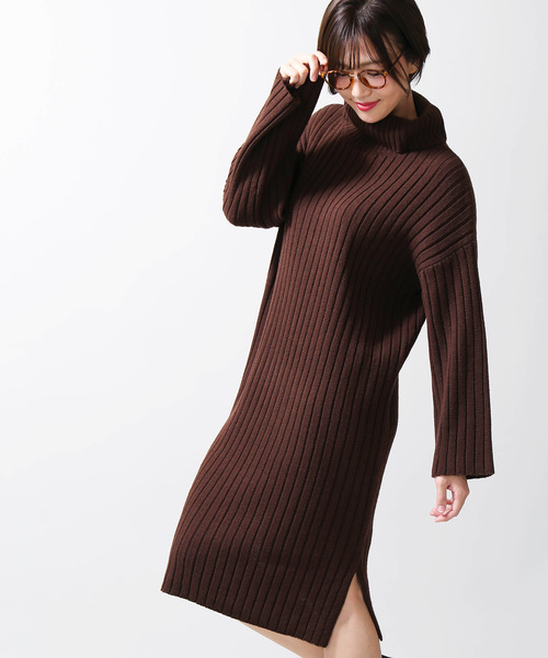WEGO(ウィゴー)の「WEGO/オフタートルワイドリブスリットワンピース(ワンピース・レディース・ブラック/ベージュ/ブラウン・FREE)」の2枚目の写真