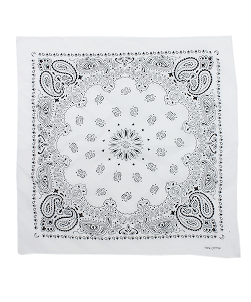 WEGO（ウィゴー）の「WEGO/ペイズリーバンダナ（バンダナ/スカーフ・レディース・ホワイト/ブラック/ブルー/サックスブルー/ネイビー/ピンク/レッド・FREE）」の2枚目の写真