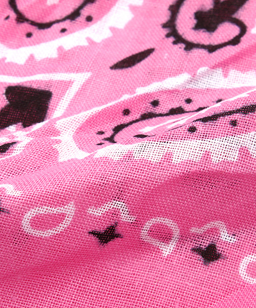 WEGO（ウィゴー）の「WEGO/ペイズリーバンダナ（バンダナ/スカーフ・レディース・ホワイト/ブラック/ブルー/サックスブルー/ネイビー/ピンク/レッド・FREE）」の9枚目の写真