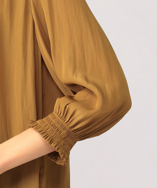A/C DESIGN BY ALPHA CUBIC（エーシーデザインバイアルファキュービック）の「シャーリングブラウス（シャツ/ブラウス・レディース・マスタード/カーキ/オフホワイト・11号/9号）」の6枚目の写真