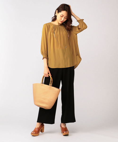 A/C DESIGN BY ALPHA CUBIC（エーシーデザインバイアルファキュービック）の「シャーリングブラウス（シャツ/ブラウス・レディース・マスタード/カーキ/オフホワイト・11号/9号）」の7枚目の写真