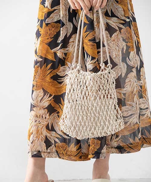 fifth(フィフス)の「ポーチインフィッシュネットスクエアバッグ(ショルダーバッグ・レディース・ブラウン/アイボリー・FREE)」の2枚目の写真