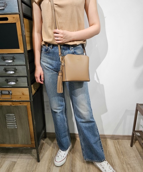 Ungrid（アングリッド）の「【Ungrid/アングリッド】　スムースビッグタッセルショルダーバッグ（ショルダーバッグ・レディース・キャメル/ブラック/ベージュ/ベージュ系その他/アイボリー/ワイン/カーキ/ダークブラウン/オリーブ/ブルー系その他/レッド/ダークベージュ/スモークピンク・FREE）」の6枚目の写真