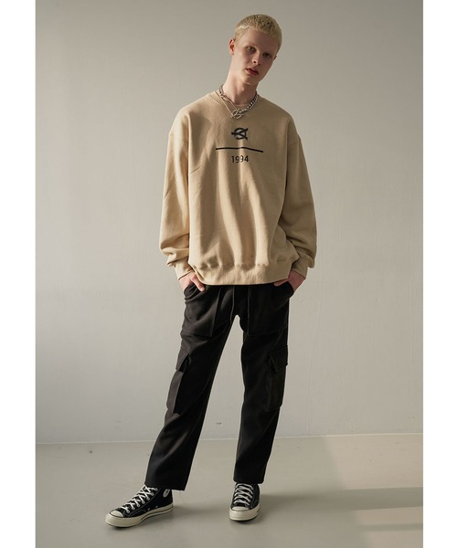 OY（オーワイ）の「ロゴナンバートレーナーMTM/スウェット（スウェット・メンズ・ブラック/ホワイト/グレー/ベージュ/ダークブルー・1/2）」の4枚目の写真