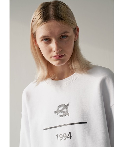 OY（オーワイ）の「ロゴナンバートレーナーMTM/スウェット（スウェット・メンズ・ブラック/ホワイト/グレー/ベージュ/ダークブルー・1/2）」の6枚目の写真