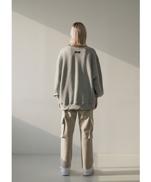 OY（オーワイ）の「ロゴナンバートレーナーMTM/スウェット（スウェット・メンズ・ブラック/ホワイト/グレー/ベージュ/ダークブルー・1/2）」の14枚目の写真