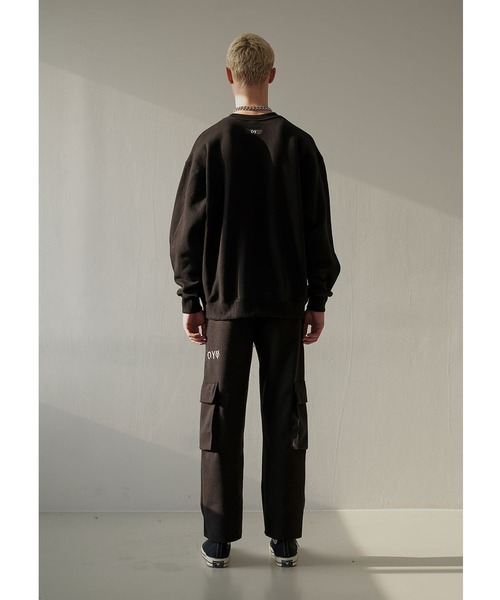 OY（オーワイ）の「ロゴナンバートレーナーMTM/スウェット（スウェット・メンズ・ブラック/ホワイト/グレー/ベージュ/ダークブルー・1/2）」の10枚目の写真