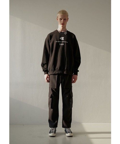 OY（オーワイ）の「ロゴナンバートレーナーMTM/スウェット（スウェット・メンズ・ブラック/ホワイト/グレー/ベージュ/ダークブルー・1/2）」の9枚目の写真