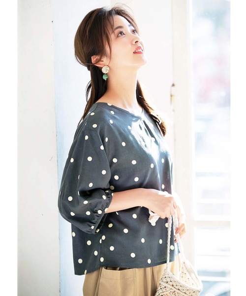 GeeRA(ジーラ)の「麻入り素材ドットプリントブラウス(シャツ/ブラウス・レディース・キナリ/グレー・MEDIUM/LARGE/X-LARGE/XX-LARGE)」の8枚目の写真