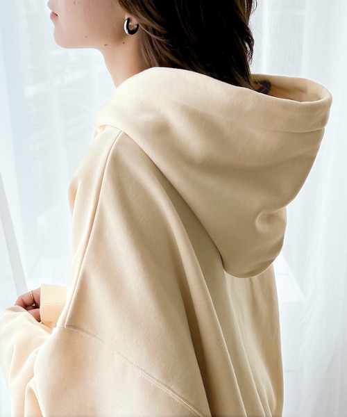 Java（ジャバ）の「《JaVa ジャバコラボ》たっぷりボリュームで華奢見え、裏起毛ビッグシルエット オーバーサイズ パーカー（スウェット・レディース・ブラック/ベージュ/モカ/ライトカーキ/ブルー・MEDIUM/LARGE/X-LARGE/XX-LARGE/SMALL）」の9枚目の写真