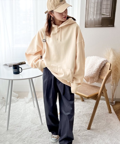 Java（ジャバ）の「《JaVa ジャバコラボ》たっぷりボリュームで華奢見え、裏起毛ビッグシルエット オーバーサイズ パーカー（スウェット・レディース・ブラック/ベージュ/モカ/ライトカーキ/ブルー・MEDIUM/LARGE/X-LARGE/XX-LARGE/SMALL）」の12枚目の写真