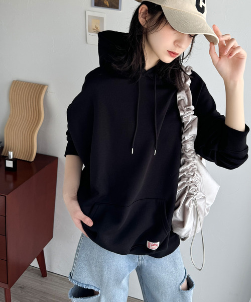 Java（ジャバ）の「《JaVa ジャバコラボ》たっぷりボリュームで華奢見え、裏起毛ビッグシルエット オーバーサイズ パーカー（スウェット・レディース・ブラック/ベージュ/モカ/ライトカーキ/ブルー・MEDIUM/LARGE/X-LARGE/XX-LARGE/SMALL）」の14枚目の写真