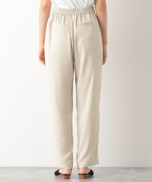 LEPSIM（レプシィム）の「ピーチサテンテーパード　893108（その他パンツ・レディース・アイボリー/モカ/カーキ・MEDIUM/LARGE）」の9枚目の写真