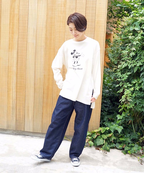 Disney(ディズニー)の「【DISNEY/ディズニー】MICKY MOUSE 天竺ビッグロングTシャツ / ミッキーマウス オーバーサイズ ビッグシルエット ヴィンテージ風(Tシャツ/カットソー・レディース・オフホワイト/ベージュ/チャコールグレー・MEDIUM)」の5枚目の写真