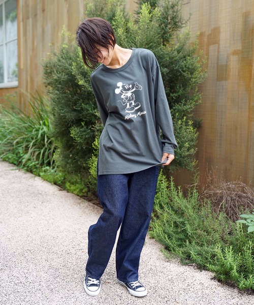 Disney(ディズニー)の「【DISNEY/ディズニー】MICKY MOUSE 天竺ビッグロングTシャツ / ミッキーマウス オーバーサイズ ビッグシルエット ヴィンテージ風(Tシャツ/カットソー・レディース・オフホワイト/ベージュ/チャコールグレー・MEDIUM)」の13枚目の写真
