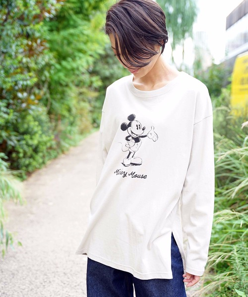 Disney(ディズニー)の「【DISNEY/ディズニー】MICKY MOUSE 天竺ビッグロングTシャツ / ミッキーマウス オーバーサイズ ビッグシルエット ヴィンテージ風(Tシャツ/カットソー・レディース・オフホワイト/ベージュ/チャコールグレー・MEDIUM)」の20枚目の写真