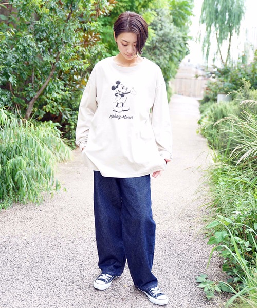 Disney(ディズニー)の「【DISNEY/ディズニー】MICKY MOUSE 天竺ビッグロングTシャツ / ミッキーマウス オーバーサイズ ビッグシルエット ヴィンテージ風(Tシャツ/カットソー・レディース・オフホワイト/ベージュ/チャコールグレー・MEDIUM)」の18枚目の写真