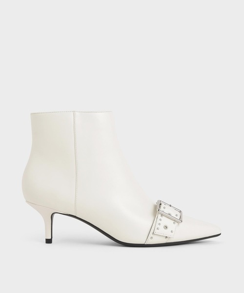 CHARLES & KEITH(チャールズ & キース)の「スタッズド アンクルブーツ / Studded Ankle Boots(ブーツ・レディース・ブラック/マルーン/ホワイト・22.5cm/23cm/23.5cm/24.5cm/25cm/25.5cm)」の2枚目の写真