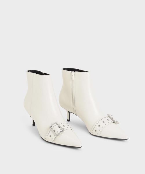 CHARLES & KEITH(チャールズ & キース)の「スタッズド アンクルブーツ / Studded Ankle Boots(ブーツ・レディース・ブラック/マルーン/ホワイト・22.5cm/23cm/23.5cm/24.5cm/25cm/25.5cm)」の5枚目の写真