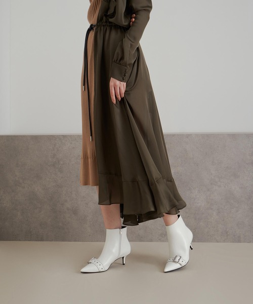 CHARLES & KEITH(チャールズ & キース)の「スタッズド アンクルブーツ / Studded Ankle Boots(ブーツ・レディース・ブラック/マルーン/ホワイト・22.5cm/23cm/23.5cm/24.5cm/25cm/25.5cm)」の6枚目の写真