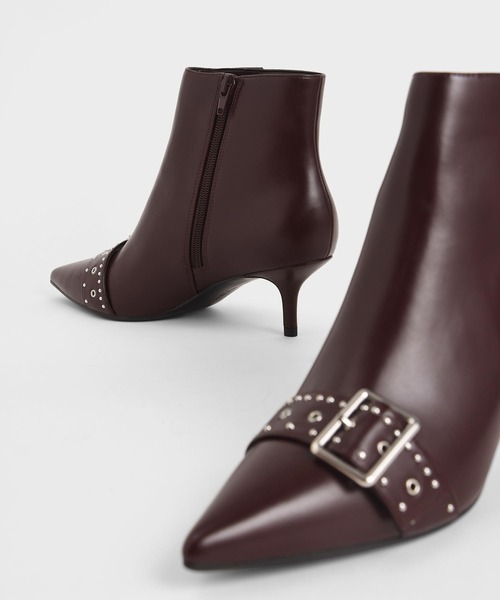 CHARLES & KEITH(チャールズ & キース)の「スタッズド アンクルブーツ / Studded Ankle Boots(ブーツ・レディース・ブラック/マルーン/ホワイト・22.5cm/23cm/23.5cm/24.5cm/25cm/25.5cm)」の21枚目の写真
