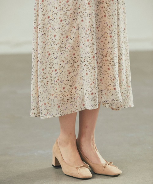 tocco closet(トッコ クローゼット)の「フレアスリーブフラワープリントワンピース(ワンピース・レディース・ベージュ・M)」の11枚目の写真
