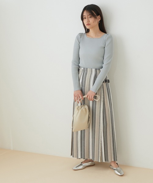 ADAM ET ROPE'(アダムエロペ)の「ソフトレザーフラット(パンプス・レディース・ブラック/ダークブラウン/オフホワイト/シルバー/イエロー・22.5cm/23.5cm/24.5cm/23.0cm/24.0cm)」の21枚目の写真