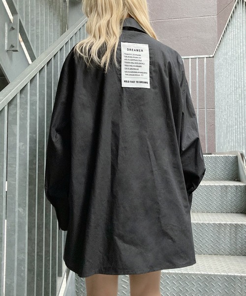 Figments(フィグメンツ)の「バックパッチシャツ(シャツ/ブラウス・レディース・ホワイト/ブラック・FREE)」の1枚目の写真