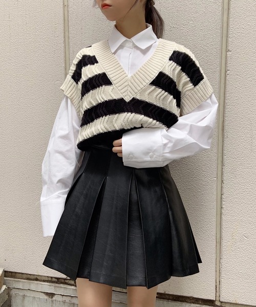 Figments(フィグメンツ)の「バックパッチシャツ(シャツ/ブラウス・レディース・ホワイト/ブラック・FREE)」の6枚目の写真