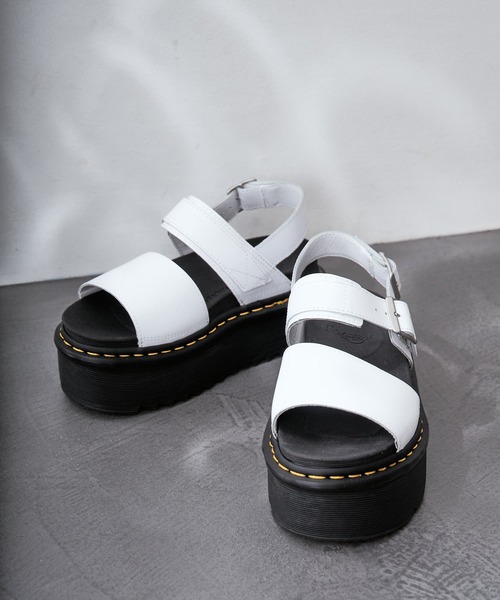 Dr. Martens（ドクターマーチン）の「【Dr.Martens /ドクターマーチン】VOSS QUAD 厚底プラットフォームサンダル（サンダル・レディース・ホワイト/ブラック・4/3/5）」の12枚目の写真