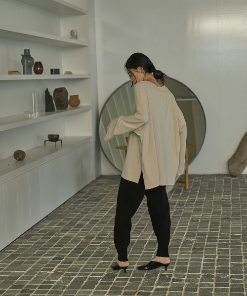 marjour（マージュール）の「OVER TEE（Tシャツ/カットソー・レディース・オフホワイト/ブラック/ベージュ・M）」の9枚目の写真