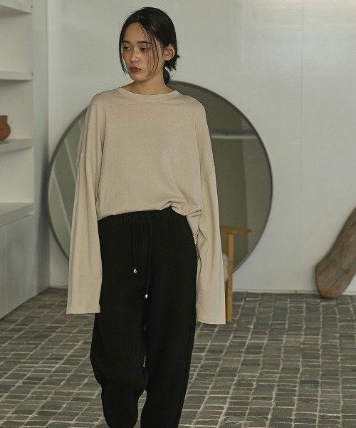 marjour（マージュール）の「OVER TEE（Tシャツ/カットソー・レディース・オフホワイト/ブラック/ベージュ・M）」の11枚目の写真