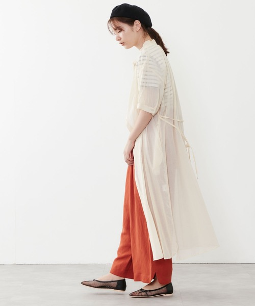 POU DOU DOU(プードゥドゥ)の「シアーコットンフリル襟ワンピース(ワンピース・レディース・ネイビー/イエロー/アイボリー・3)」の5枚目の写真